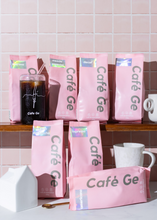 Cargar imagen en el visor de la galería, Bolsas rosas de cafe molido