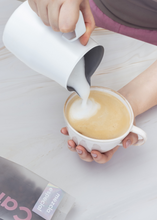 Cargar imagen en el visor de la galería, Jarras de leche Motta®