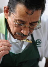 Cargar imagen en el visor de la galería, Café Ge - Cosecha Guadalupe Zajú
