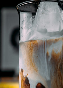 Fotografia muy cercana de bebida cold brew